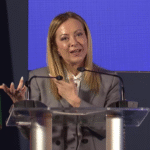 Decreto Scuola, Meloni: “Norme di buonsenso che non dividono, ma aiutano a integrare”