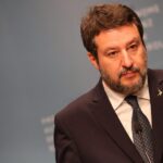 Salvini: “Stop i bonus statali ai genitori dei minorenni responsabili di scontri. Dietro un ‘cretino’ di 12-13 anni non ci sono i russi, c’è il fallimento di una famiglia”